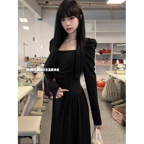 2025新款赫本風黑色連衣裙子女裝顯瘦小個子高級感秋冬季穿搭短裙