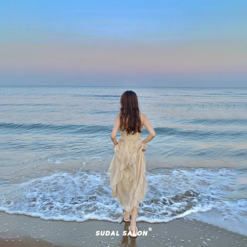 春夏季度假吊帶荷葉邊連衣裙雲南旅遊森系仙女裙三亞海邊沙灘裙女