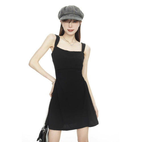 黑色吊帶連衣裙女夏季新款掐腰超顯瘦無袖短裙露肩設計感小黑裙女