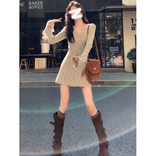 打底V領針織連衣裙女秋冬季配大衣內搭毛衣裙修身內搭包臀短裙子