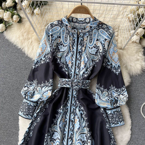 春秋裝復古宮廷風繙領燈籠袖印花連衣裙女單排釦大擺A字過膝長裙