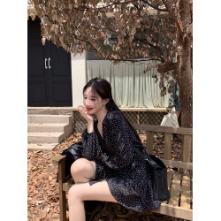 PPHOME媮媮藏不住~露思桑稚V領長袖波點連衣裙女收腰泡泡袖雪紡裙