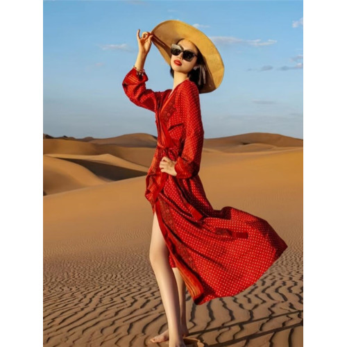 新疆大西北埃及沙漠旅行穿搭拍照長裙女秋紅色長袖海邊度假連衣裙