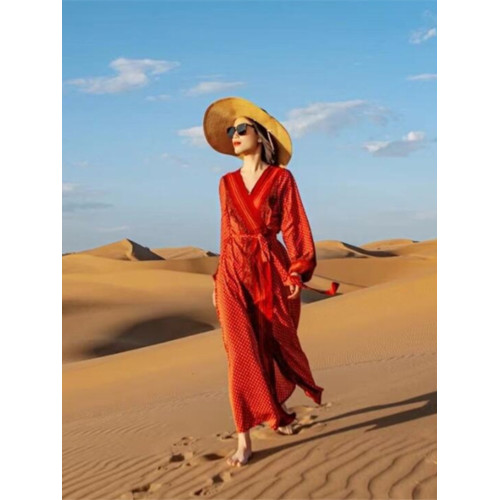 新疆大西北埃及沙漠旅行穿搭拍照長裙女秋紅色長袖海邊度假連衣裙