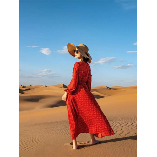 新疆大西北埃及沙漠旅行穿搭拍照長裙女秋紅色長袖海邊度假連衣裙