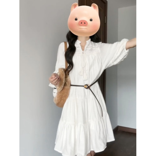 法式茶歇白色系帶V領腰帶鏤空連衣裙子女夏收腰顯瘦2025早秋新款