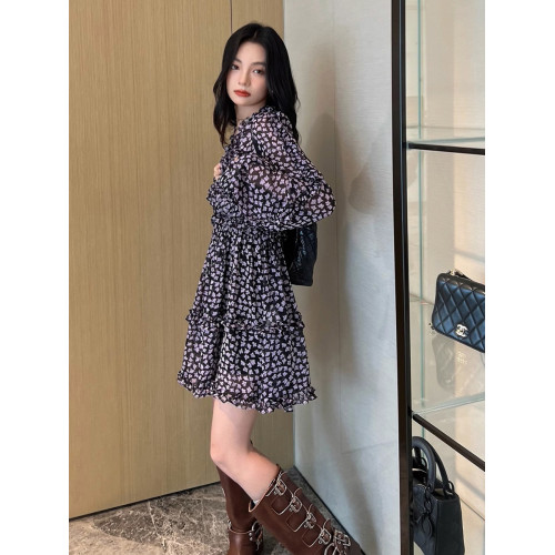 2025早秋穿搭巨好看的法式今年流行獨特漂亮夏日絕美碎花連衣裙女 2025早秋穿搭巨好看的法式今年流行獨特漂亮夏日絕美碎花連衣裙女