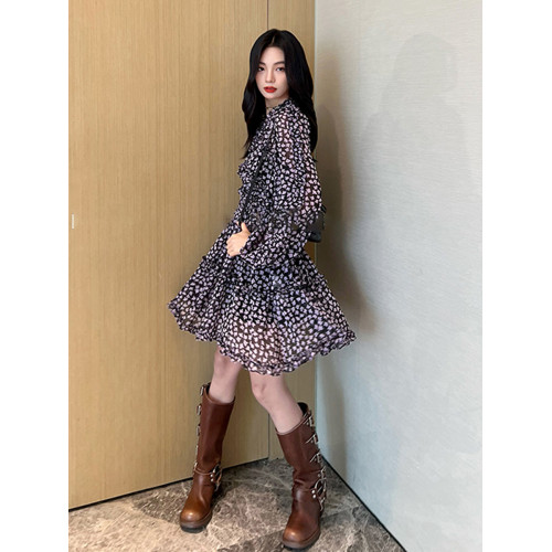 2025早秋穿搭巨好看的法式今年流行獨特漂亮夏日絕美碎花連衣裙女 2025早秋穿搭巨好看的法式今年流行獨特漂亮夏日絕美碎花連衣裙女