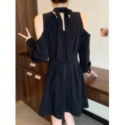 獨特超好看連衣裙秋季大碼女裝胖mm顯瘦收腰設計感露肩黑色短裙子