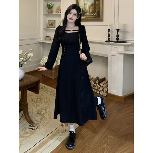 大碼女裝法式長袖連衣裙秋季梨形身材裙子胖MM遮肚顯瘦氣質小黑裙