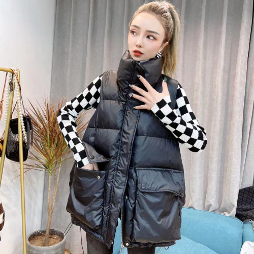 後背字母羽絨馬甲女外穿歐貨2023秋冬新款立領寬松白鴨絨馬夾外套 後背字母羽絨馬甲女外穿歐貨2023秋冬新款立領寬松白鴨絨馬夾外套