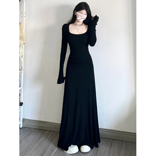 法式方領長袖連衣裙黑色顯瘦收腰打底裙高個子大裙擺長裙