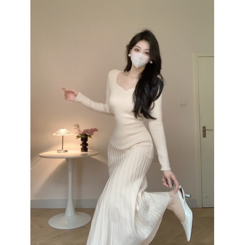 Amy的店品質針織秋冬超好看溫柔風杏色長袖連衣裙毛衣長裙女