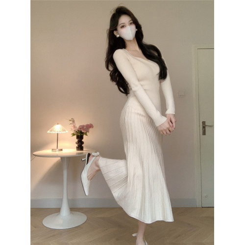 Amy的店品質針織秋冬超好看溫柔風杏色長袖連衣裙毛衣長裙女