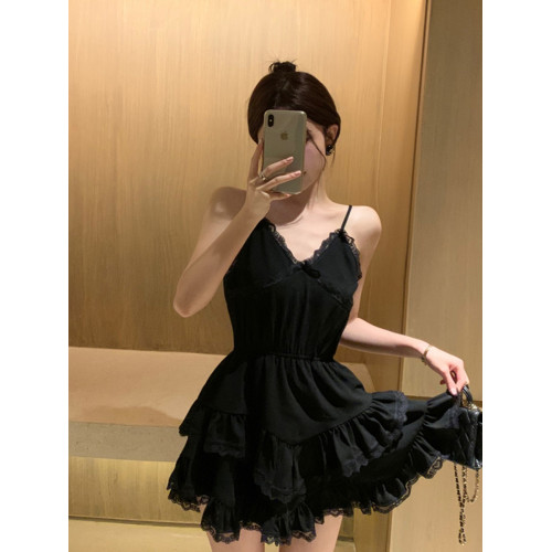 白色不規則蕾絲拼接連衣裙女夏季高級感內搭別致辣妹吊帶裙小個子