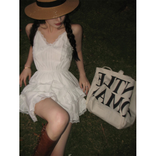 白色不規則蕾絲拼接連衣裙女夏季高級感內搭別致辣妹吊帶裙小個子