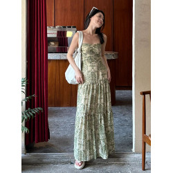 茶歇法式海邊度假吊帶連衣裙女夏季超仙甜美氣質感高級感沙灘長裙