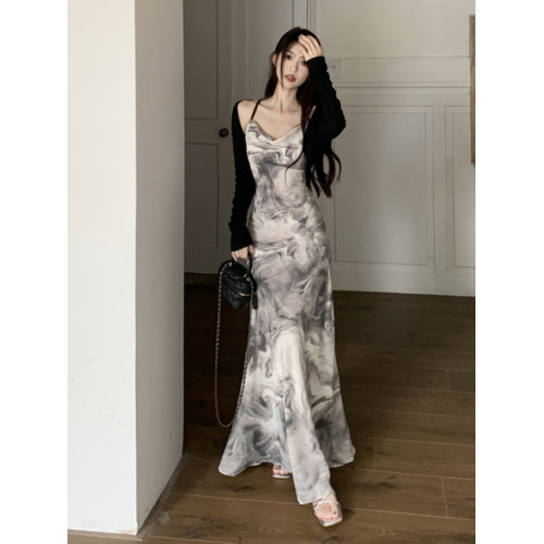 國風新中式水墨畫紥染長款修身露背吊帶掛脖連衣裙配開衫兩件套裝