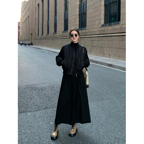 法式高級感氣質修身長裙赫本風黑色連衣裙女秋冬高領打底裙配大衣