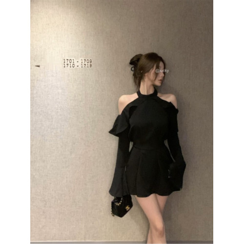 純欲性感露肩掛脖長袖連衣裙女夏季黑色氣質短裙顯瘦收腰a字裙子