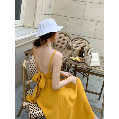 沙灘裙2025新款海邊旅遊度假性感露背長裙顯瘦V領吊帶連衣裙超仙