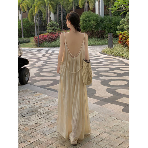 海邊拍照衣服超仙沙灘裙吊帶露背連衣裙氛圍感顯瘦寬松度假風裙子