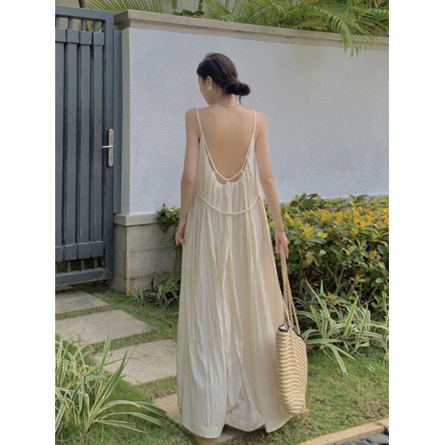 海邊拍照衣服超仙沙灘裙吊帶露背連衣裙氛圍感顯瘦寬松度假風裙子