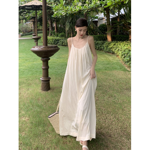 海邊拍照衣服超仙沙灘裙吊帶露背連衣裙氛圍感顯瘦寬松度假風裙子