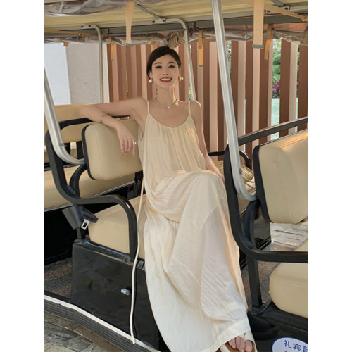 海邊拍照衣服超仙沙灘裙吊帶露背連衣裙氛圍感顯瘦寬松度假風裙子