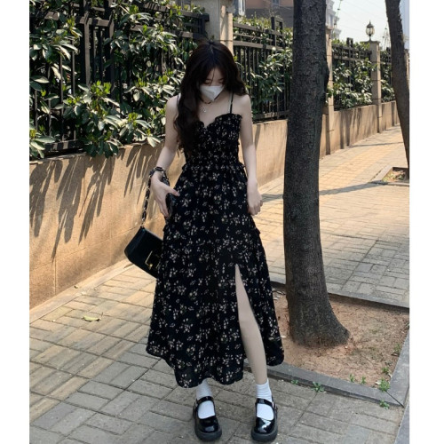 大碼純欲辣妹碎花連衣裙女夏季高級感開叉裙子胖mm遮肚顯瘦吊帶裙