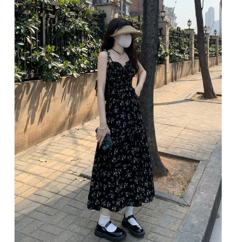 大碼純欲辣妹碎花連衣裙女夏季高級感開叉裙子胖mm遮肚顯瘦吊帶裙