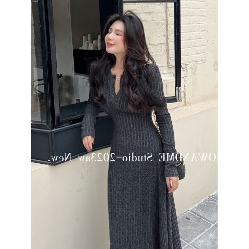 赫本風針織連衣裙女秋冬新款配大衣修身顯瘦打底內搭包臀過膝長裙