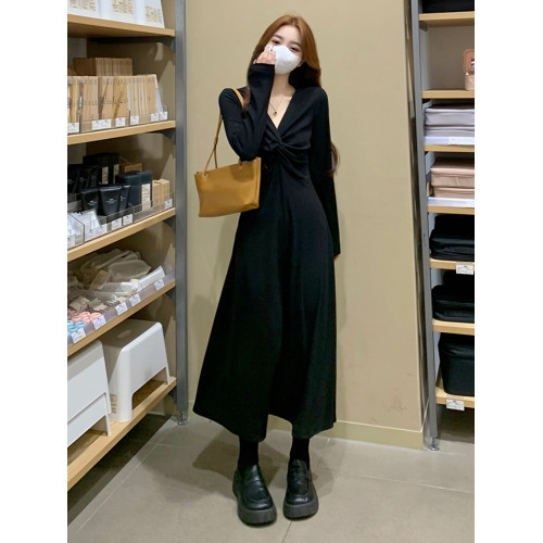 黑色長袖針織連衣裙女早秋大碼胖mm顯瘦高級感氣質配大衣打底長裙