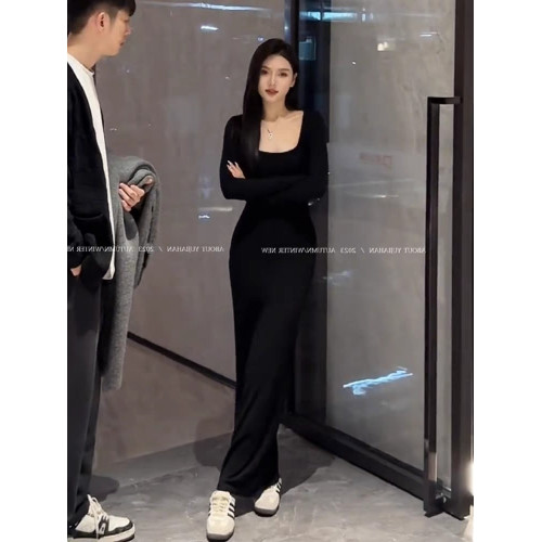 【棉磨毛高品質】黑色法式方領長袖修身打底連衣裙高級感長裙子