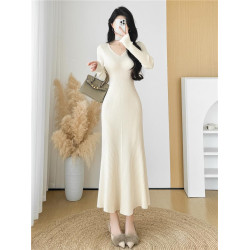 秋冬配大衣內搭毛衣裙女氣質顯瘦打底針織連衣裙黑色長袖修身長裙