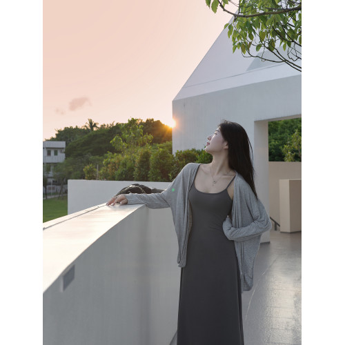 卡戴珊黑色辣妹顯瘦修身大擺長裙休閒絕美吊帶連衣裙2024新款女夏