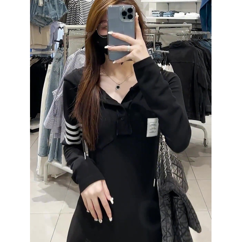 黑色v領連帽開叉連衣裙女春季新款性感辣妹風修身顯瘦中長款裙子