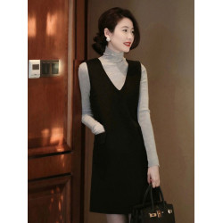 法式赫本風黑色V領無袖毛呢背心裙秋冬2025新款百搭顯瘦馬甲裙女