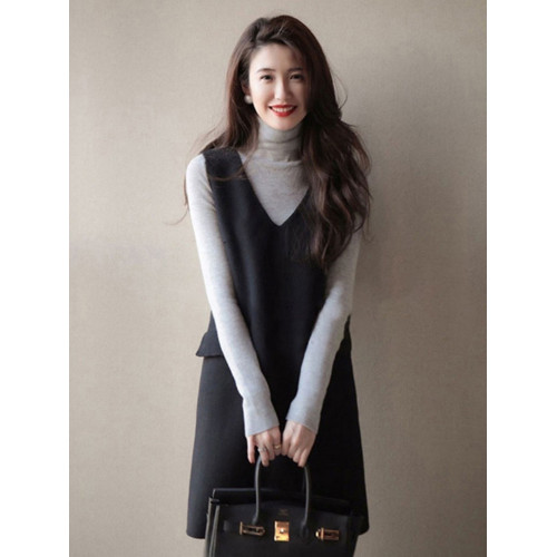 法式赫本風黑色V領無袖毛呢背心裙秋冬2025新款百搭顯瘦馬甲裙女 法式赫本風黑色V領無袖毛呢背心裙秋冬2025新款百搭顯瘦馬甲裙女