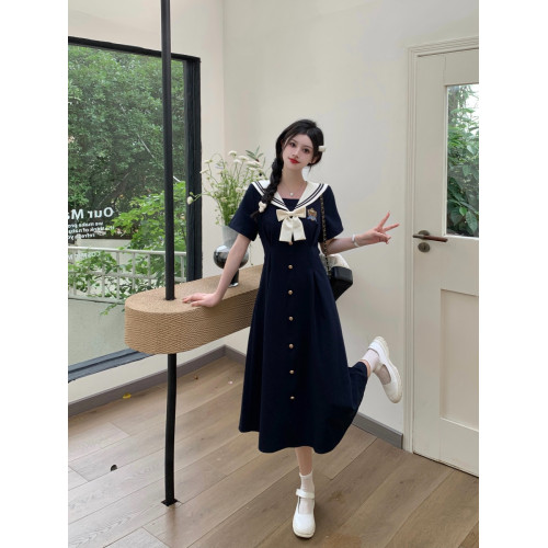 大碼學院風短袖連衣裙女夏季收腰A字氣質短裙胖MM刺綉設計感裙子