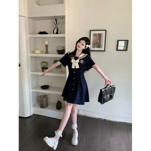 大碼學院風短袖連衣裙女夏季收腰A字氣質短裙胖MM刺綉設計感裙子