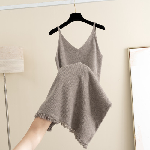 V領吊帶背心針織連衣裙女2025秋冬新款中長款內搭外穿打底毛衣裙