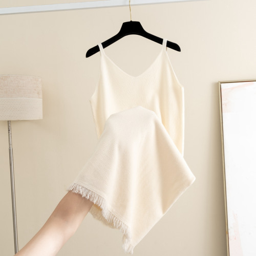 V領吊帶背心針織連衣裙女2025秋冬新款中長款內搭外穿打底毛衣裙