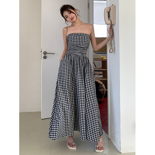格子抹胸裙一字肩連衣裙女夏季法式氣質設計感收腰海邊度假長裙子