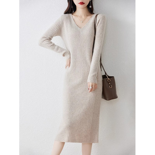 秋冬法式V領針織連衣裙女內搭小香風配大衣氣質顯瘦冬季打底長裙