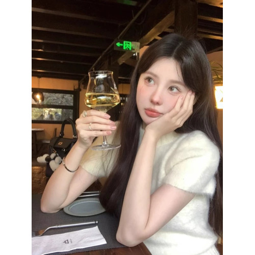 白色毛衣女內搭溫柔風泡泡袖羊駝毛絨絨半高領針織氣質短袖上衣女 白色毛衣女內搭溫柔風泡泡袖羊駝毛絨絨半高領針織氣質短袖上衣女