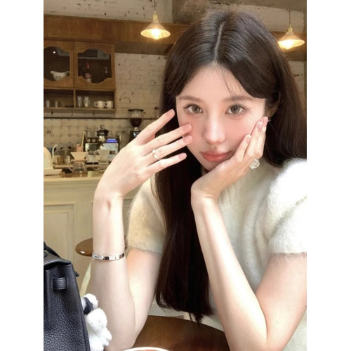 白色毛衣女內搭溫柔風泡泡袖羊駝毛絨絨半高領針織氣質短袖上衣女 白色毛衣女內搭溫柔風泡泡袖羊駝毛絨絨半高領針織氣質短袖上衣女