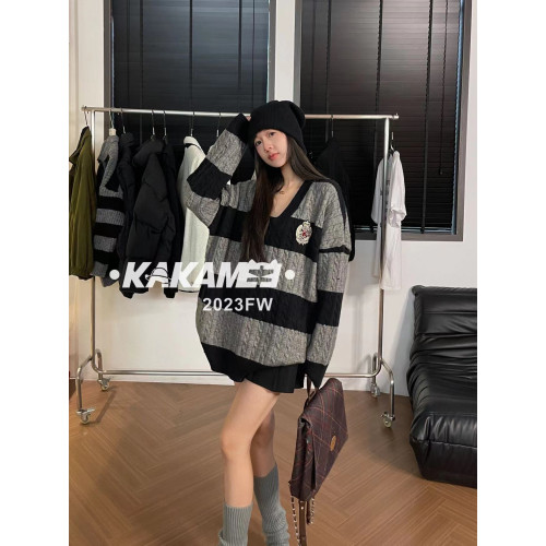 學院風V領毛衣女中長款徽章刺綉上衣韓系寬松百搭麻花條紋針織衫 學院風V領毛衣女中長款徽章刺綉上衣韓系寬松百搭麻花條紋針織衫