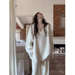 奶白色溫柔風v領套頭毛衣女秋冬慵懶風寬松軟糯針織衫高級感上衣