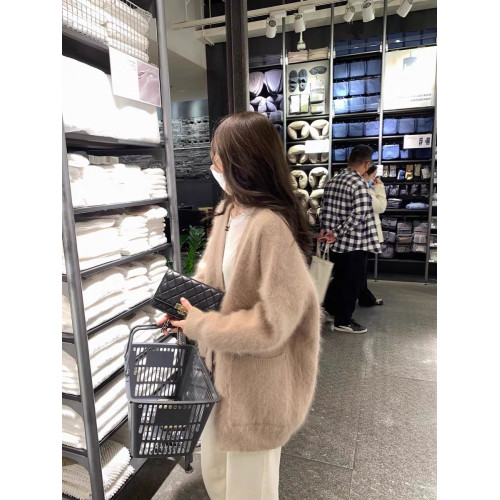 軟糯水貂絨日系流行開衫針織外套女秋冬新款慵懶風寬松高級感毛衣 軟糯水貂絨日系流行開衫針織外套女秋冬新款慵懶風寬松高級感毛衣